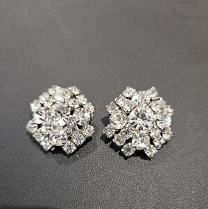 Vintage Cluster Clip Earrings - Clear Silver Tone 50s